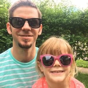 Meet your Posher, Dennis